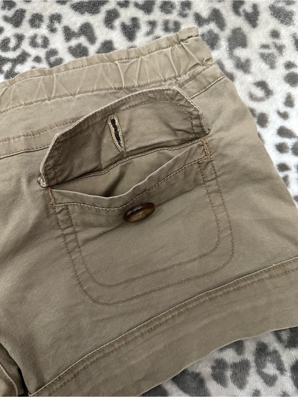 Y2K American Eagle Low Rise Utility Cargo Shorts in Green Size 2 Women’s - Picture 13 of 17